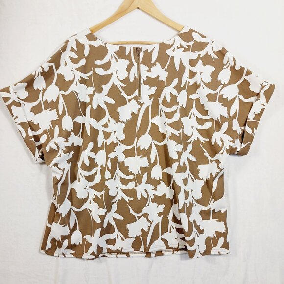 Melloday, Women's 2X Floral Print Top, Short Sleeve, Tan & White, 1/4 Zip Back - Picture 3 of 12